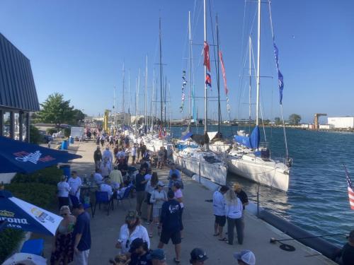 2021 Chicago Waukegan racers docking by the Waukegan Yacht Club